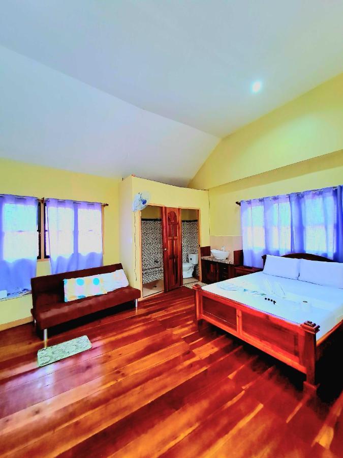 La-Familia Guest House 锡基霍尔 外观 照片
